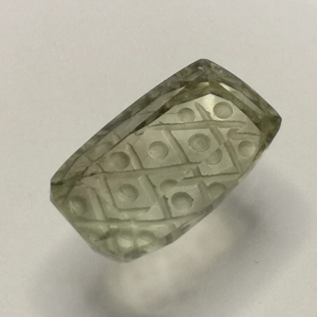 Quartz vert naturel du Brésil - Coussin Intaille 6.71 Carats - 16.4 x 8.8 x 5.2