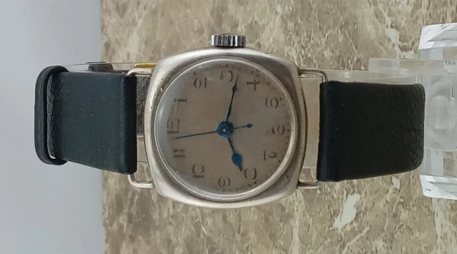 SWISS MILITARY 14916 Orologio Uomo – Quarzo – Cassa Acciaio, Quadrante Nero, Cinturino In Pelle Arancione – Impermeabile 100m
