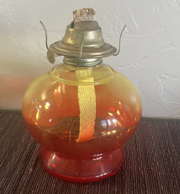 ANT/VTG P&A Risdon Mfg Co Danbury Amberina Eagle Glass Globe Oil Hurricane Lamp