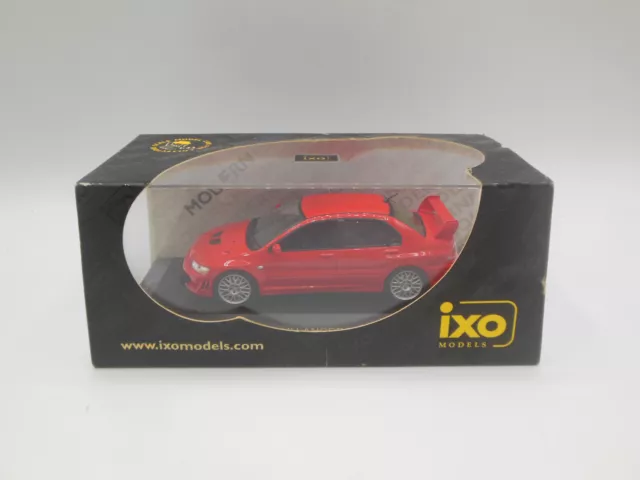 IXO MOC008 2001 Mitsubishi Lancer Evo 7 in Red  1:43 Scale