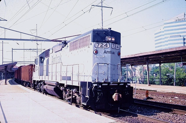 Original Kodachrome Slide Amtrak Gp-9 #724 Wilmington, Delaware October 1999