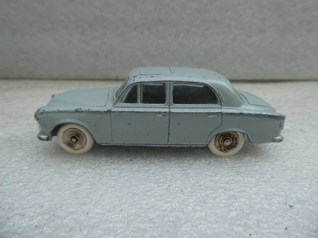 Dinky Toys France Ref 521 Peugeot 403 Avec Vitres Gris Bon Etat D Origine