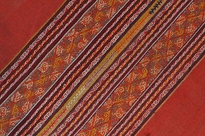 Fine Manta textile, Peru around 1940, 3,3 x 3 ft (102 x 92 cm) 2