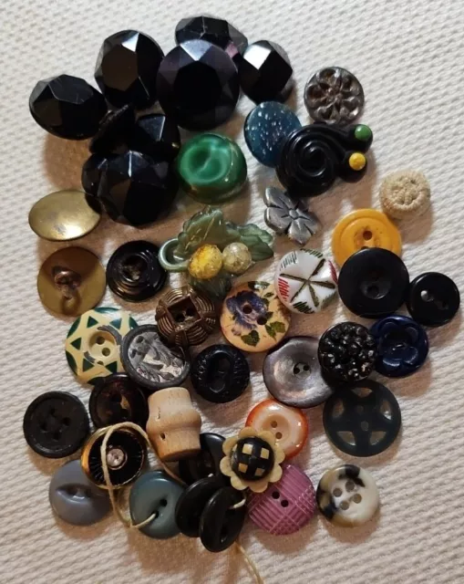 Lot Of Antique Vintage Buttons Small,  Metal, Plastic,  Glass,  MOP, Thread