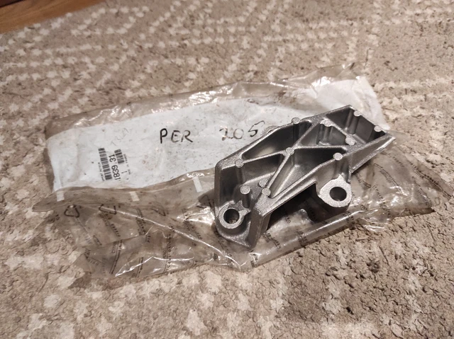 Genuine Engine Mount Bracket RH Side Peugeot 205/305/306/309/405 9616027080
