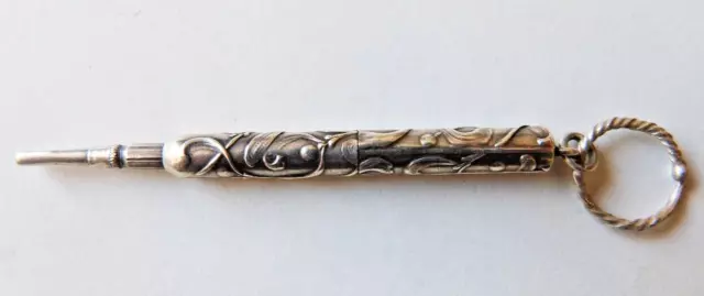 Petit porte-mine pendentif ART NOUVEAU vers 1900 en argent massif gui mistletoe