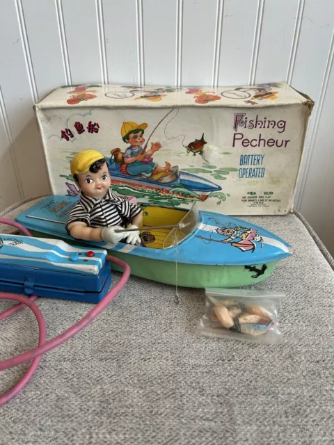 Vintage Battery Operated Fishing Boat Pecheur 1960-70’s Tin Toy