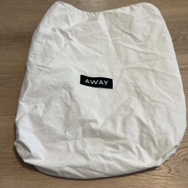 AWAY LUGGAGE White Travel Dust Bag Luggage Cover Laundry Bag 25x21 D4