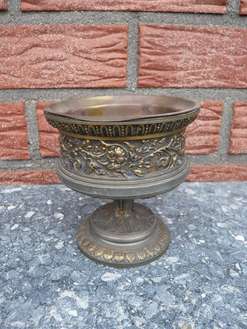 sehr schöne seltene alte Antike Metall Schale, Rankenmotiv, höhe 12 cm