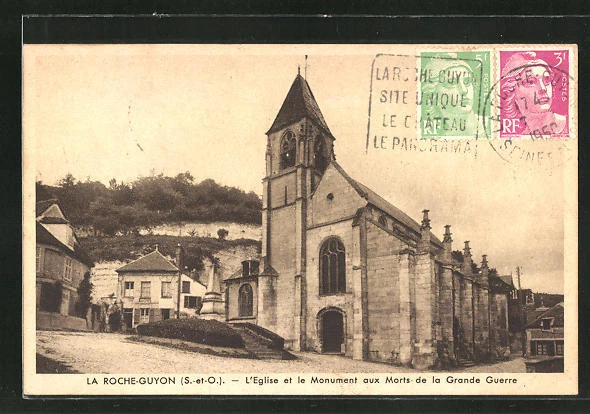 CPA La Roche-Guyon, L´Eglise et le Monument aux Morts de la Grande Guerre 1950