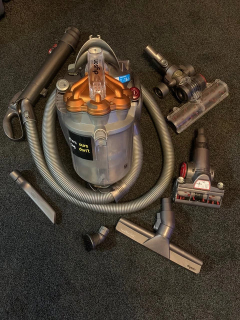 ASPIRATEUR CYLINDRE RANGABLE exclusif pour animaux Dyson DC20 EUR