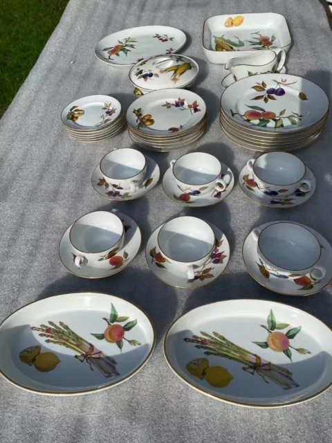 Royal Worcester Evesham Gold -6 person lunch set with soup coups , servers- £175