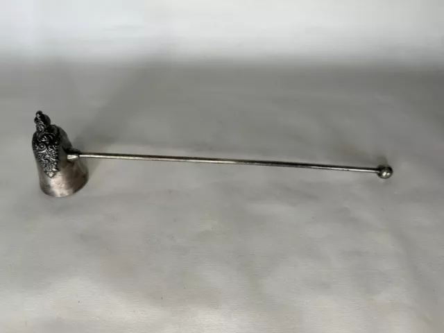 VTG Wallace Silversmiths candle snuffer Wallace 728