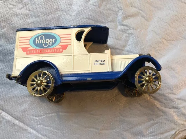 ERTL 1923 Ford Model T Van Kroger Bank 1:25 Scale