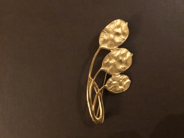 Broche Ancienne Art Nouveau Vers 1900 - Métal Doré Avec 'Monnaie Du Pape' - Pierre Synthétique - Occasion