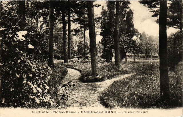 CPA Institution N.-D. - FLERS-de-l'Orne - Un coin du Parc (356038)