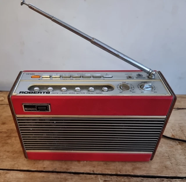 VINTAGE ROBERTS RP26B mains/battery Preset radio good condition