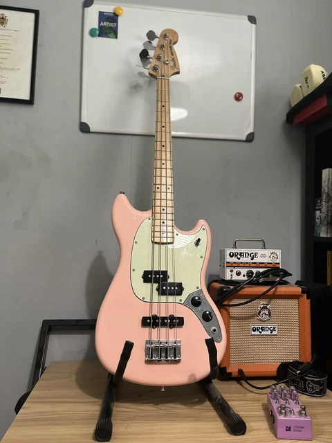 Fender Mustang Limited Run Reverse Head FENDER MUSTANG LIMITED