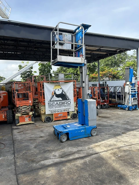 2017 Genie Gr15 15’ Electric Runabout Scissor Vertical Mast Drivable Man Lift