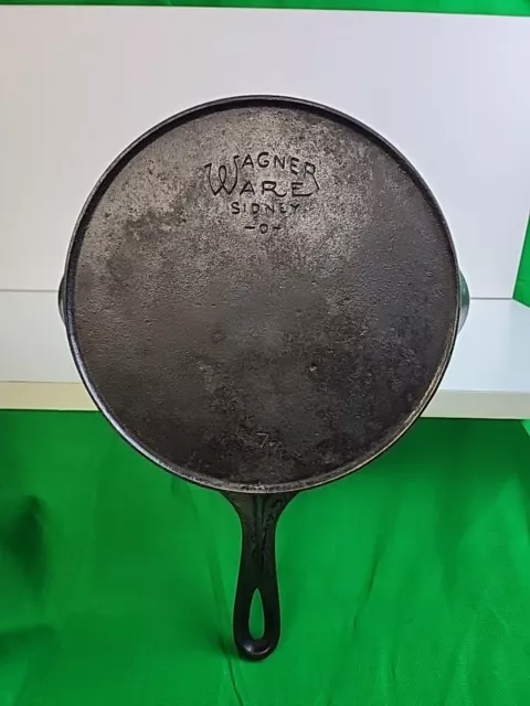 Wagner Sidney  No. 7E Cast Iron Heat Ring Skillet Pan