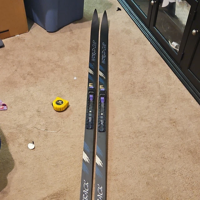 Skis, Skiing, Snowboarding & Snowshoeing, Winter Sports, Sporting