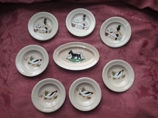 Petite assiette en porcelaine La femme au chapeau