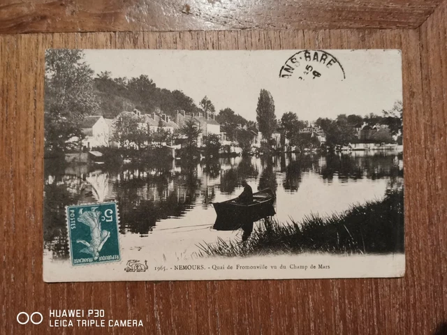 CPA - 77 - NEMOURS - Quai de Fromonville vu du champ de Mars