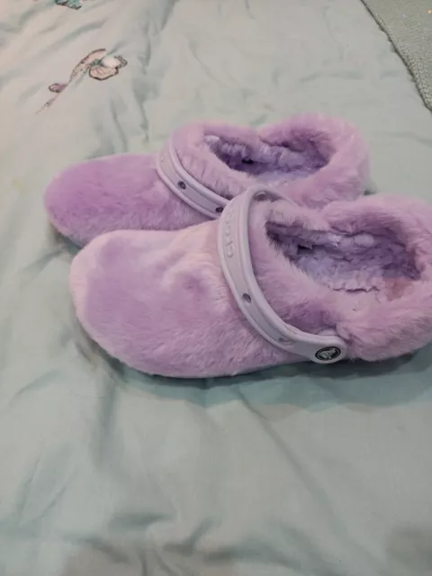 Lilac fur lined crocs 2025