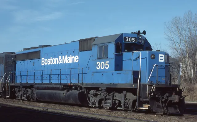 Original Slide B&M Boston & Maine GP40-2 #305 - Portland ME 1984