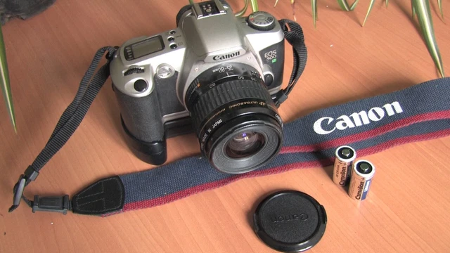 Appareil Photo Canon EOS 500 N Argentique - Objectif 35-80mm USM + Poignée BP-8 - Occasion Fonctionnel