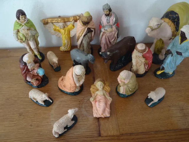 Rare Grande Crèche Ancienne 17 Santons Plâtre Peint hauteur 22 cm à Identifier