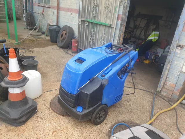 Nilfisk steam pressure washer deals