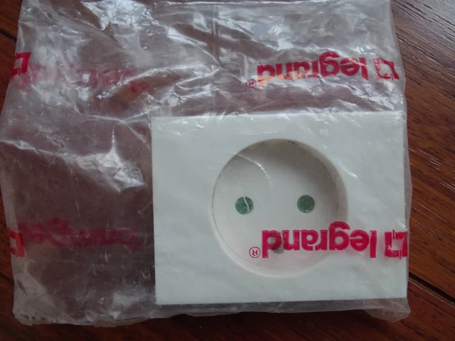 Lot De 5 Plaques De Finition Legrand Chambord Et Amboise Couleur Ivoire En Bakélite