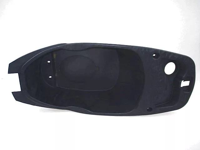 Protection sous Selle PEUGEOT Sum - Haut 125 Box Petite Fissures