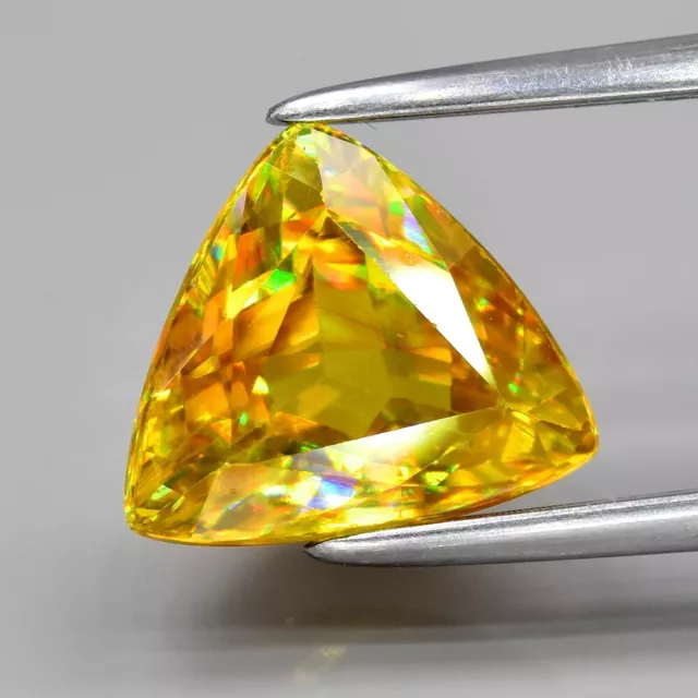 2.26ct 8.8x7.5mm Trillion Natural Greenish Yellow Sphene Gemstone, High Luster