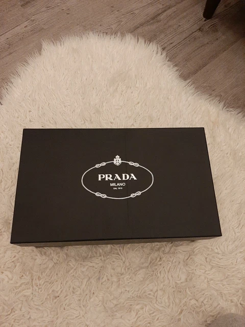 Scatola clearance scarpe prada