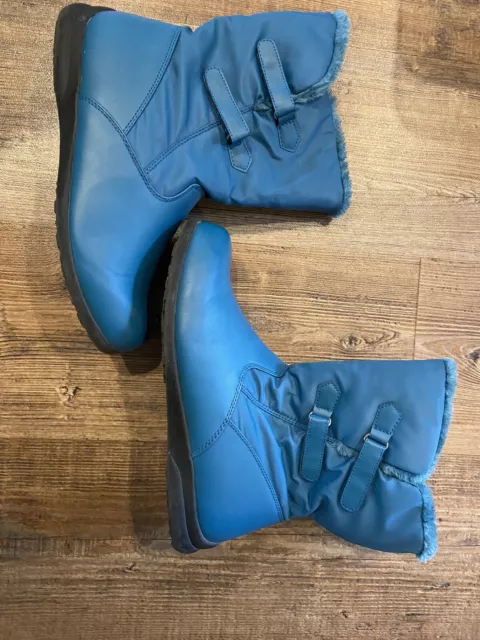 Totes Ladies Size 11W Teal Winter Boots Faux Fur Lined +Zipper EUC Manmade Mat