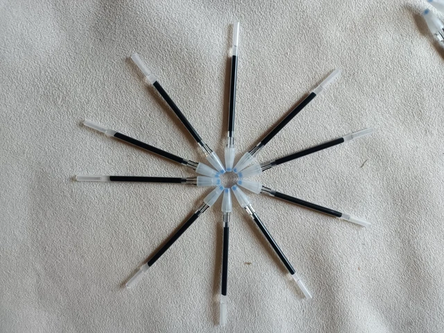 Nachfüllstift handgeschnitzt Holz Tierstift Diamantspitze Schraubspitze schwarze Tinte UK Lager