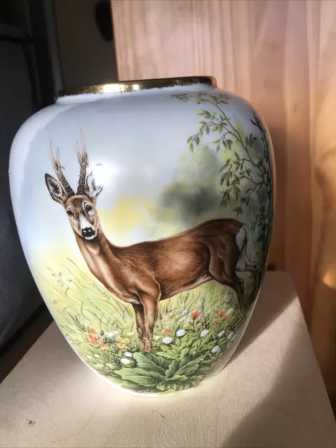 Grand VASE Porcelaine De LIMOGES -   France  Décor De Chevreuil  Voir Détails