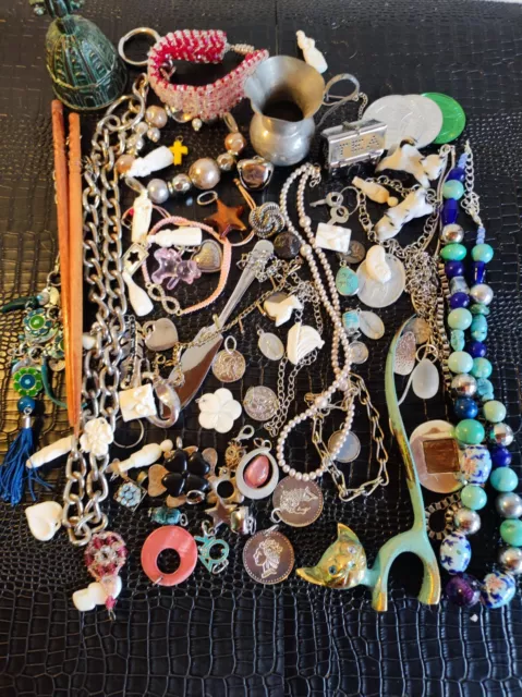 lot de bijoux vintage, fantaisie et fond de tiroir