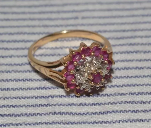 Vintage 10K Yellow Gold Ruby & Diamond Cluster Estate Cocktail Ring Sz. 6