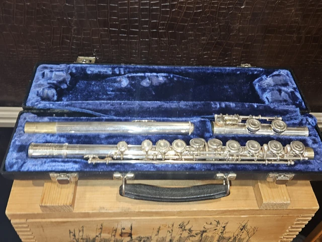 Artley 18-0 Silver Plated Flute w/ Case Vintage Very Good Condition USA Artley 18-0 Silver Plated Flute w/ Case Vintage Very Good Condition USA