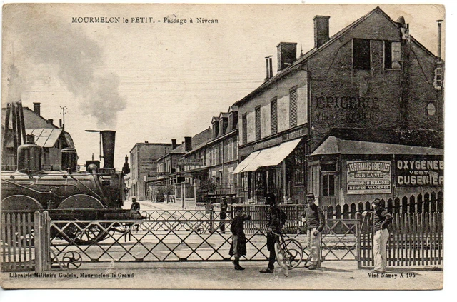 MOURMELON LE PETIT - Marne - CPA 51 - belle locomotive - passage à niveau