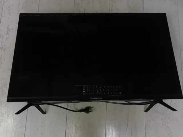 Télévision THOMSOM 80CM  LED-HD NOIR en très bon état 