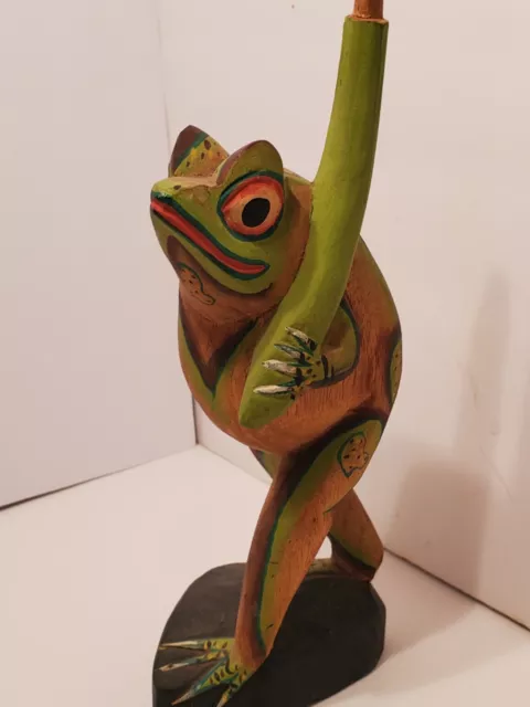 Hand Carved Wood Big Eyed Frog Sculpture Water Lily Leaf Indonesia