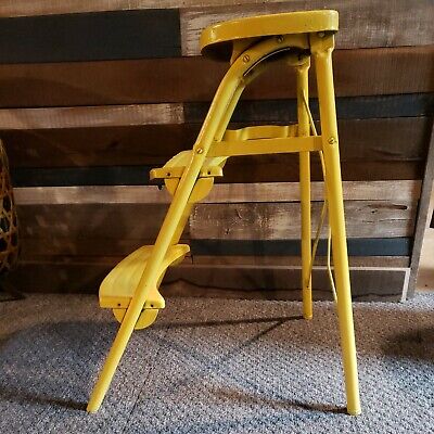 VINTAGE METAL 2 STEP STOOL LADDER Rustic Yellow Paint For Props or Decor Only 3