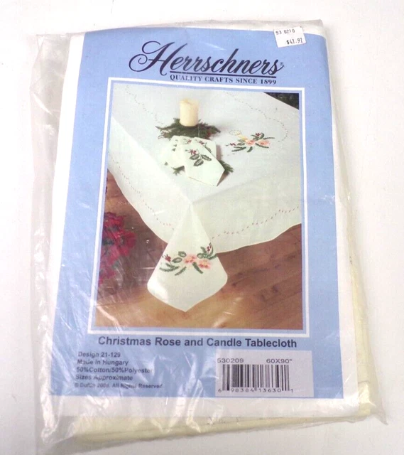 "Tela de mantel estampada con rosa y vela de Navidad Herrschner 2006 60 x 90"