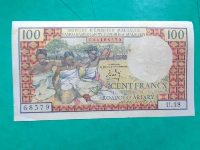 BILLET  état neuf  banque  MADAGASCAR  Afrique  Réf.  21    /   45