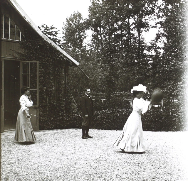 FRANCE Famille Femme au Ballon Mode c1910 Photo Stereo Vintage Plaque de verre