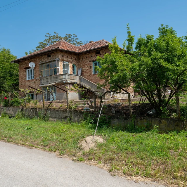 DANUBE Bulgaria - Huge 2 storey house Bulgarian property and land  - Pay Monthly